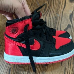 Red and black Air Jordan 1 - toddler